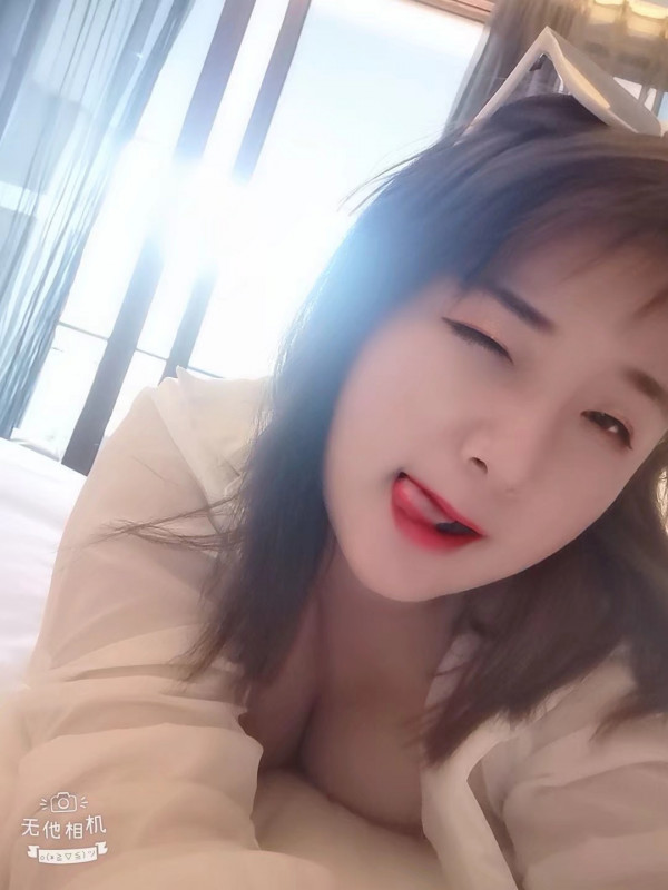 欢乐星城美女子